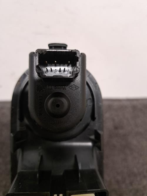 Image Interrupteur de leve vitre avant gauche - RENAULT TWINGO 3