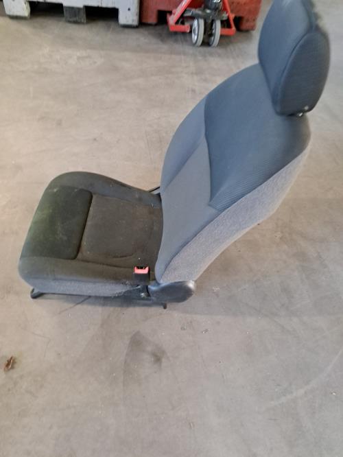 Image Siege avant droit - NISSAN NV200