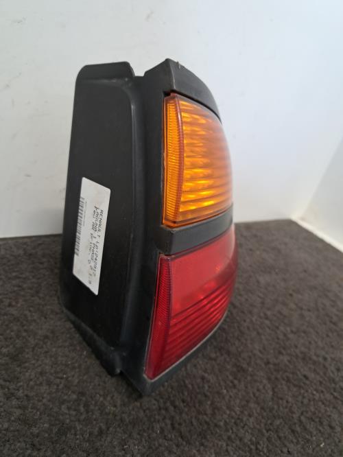 Image Feu arriere principal droit (feux) - RENAULT LAGUNA 1