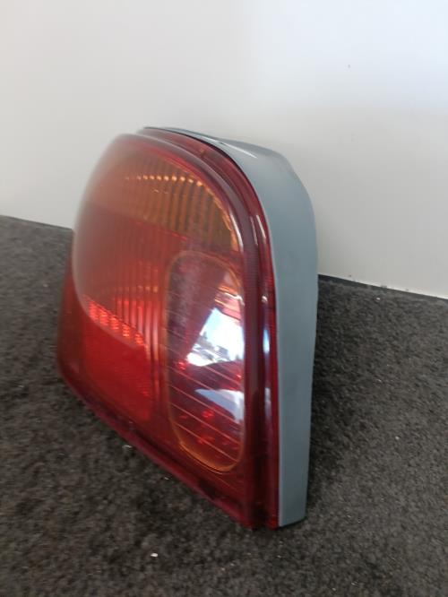 Image Feu arriere principal gauche (feux) - TOYOTA YARIS 1