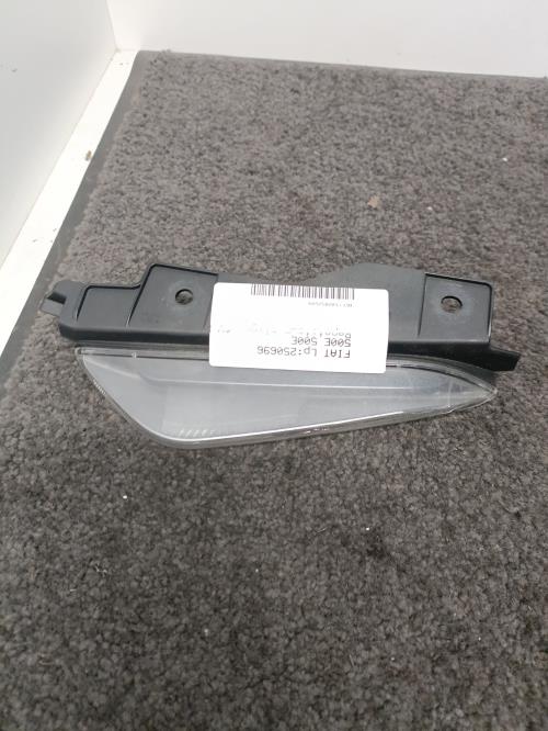 Image Repetiteur clignotant avant droit  (Feux) - FIAT 500E
