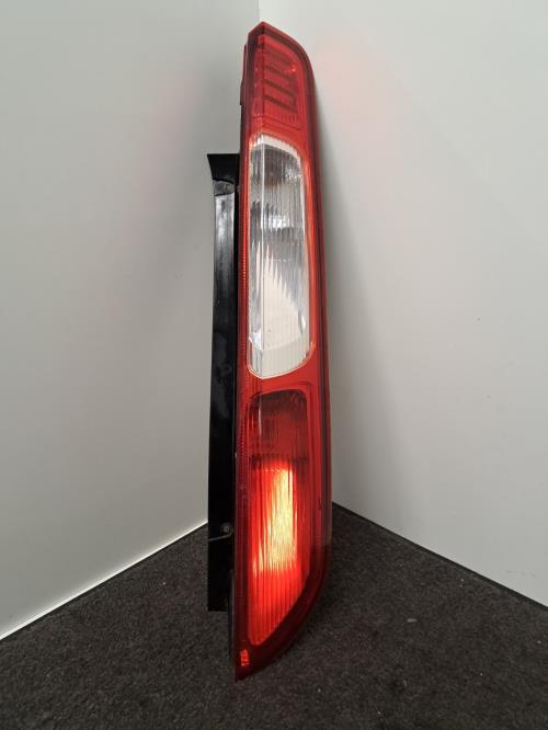 Image Feu arriere principal droit (feux) - FORD FOCUS 2