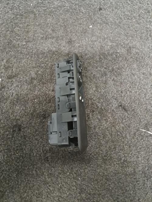 Image Interrupteur de leve vitre avant gauche - CITROEN C3 2