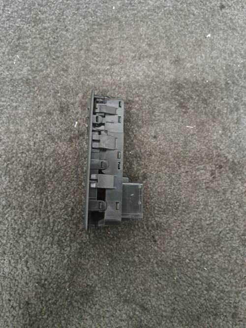 Image Interrupteur de leve vitre avant gauche - CITROEN C3 2