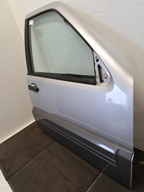 Image Porte avant droit - NISSAN TERRANO 2