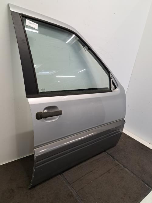 Image Porte avant droit - NISSAN TERRANO 2