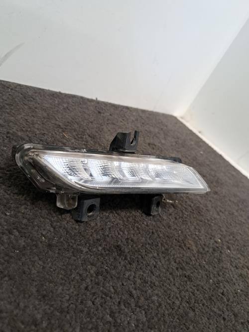 Image Feu diurne avant droit - RENAULT CLIO 4