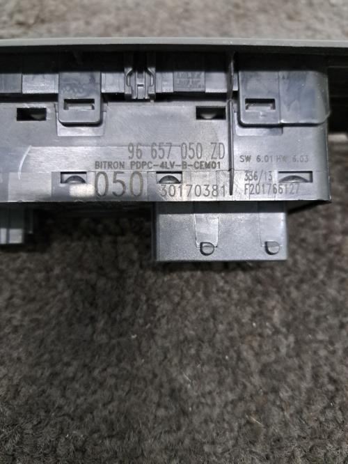 Image Interrupteur de leve vitre avant gauche - CITROEN C4 2