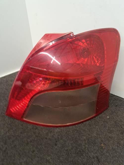 Image Feu arriere principal droit (feux) - TOYOTA YARIS 2