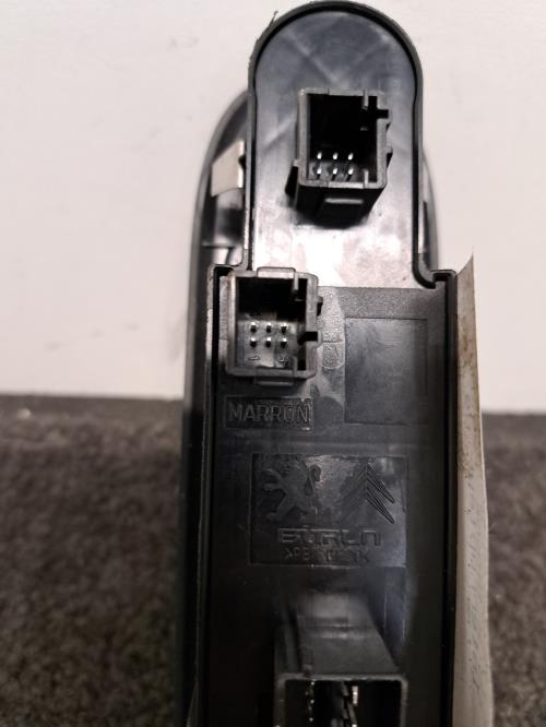 Image Interrupteur de leve vitre avant gauche - CITROEN C5 2
