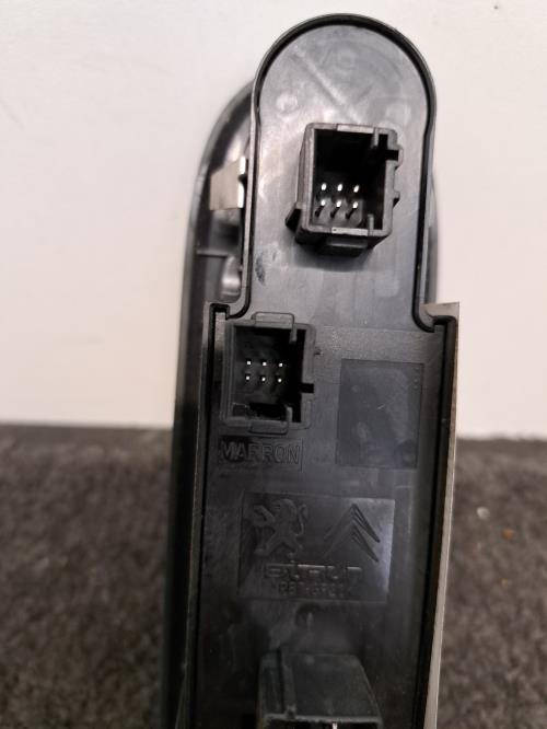 Image Interrupteur de leve vitre avant gauche - CITROEN C5 2
