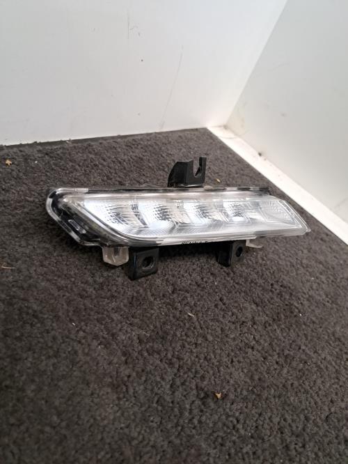 Image Feu diurne avant droit - RENAULT CLIO 4