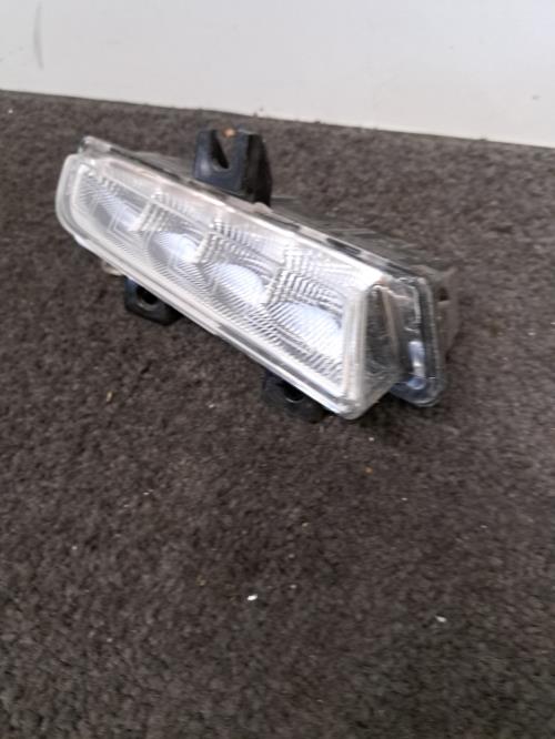 Image Feu diurne avant droit - RENAULT CLIO 4