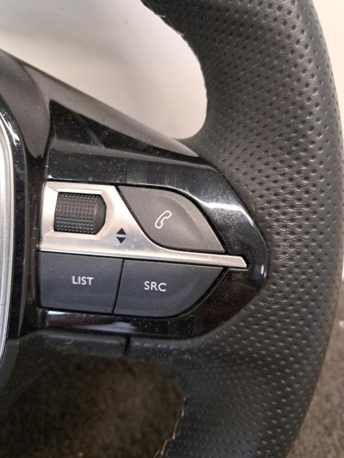 Image Volant - PEUGEOT 5008 2
