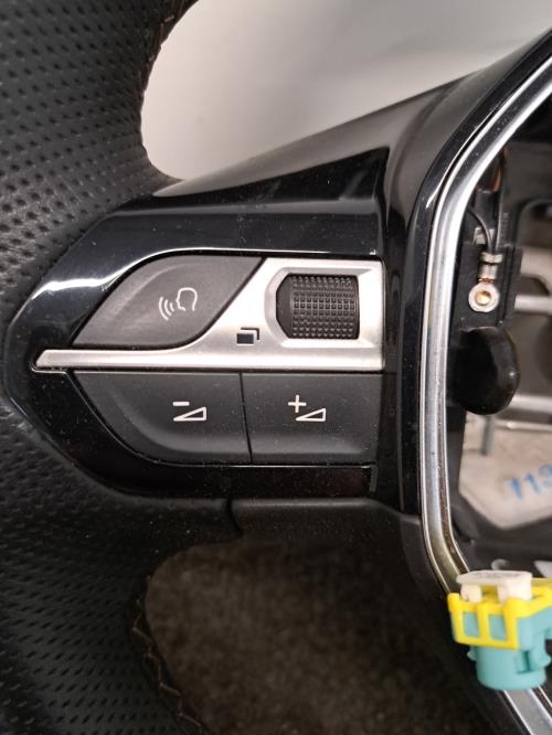 Image Volant - PEUGEOT 5008 2