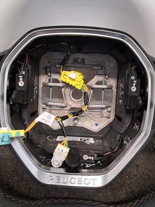 Image Volant - PEUGEOT 5008 2