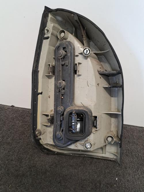 Image Feu arriere principal droit (feux) - OPEL ZAFIRA A