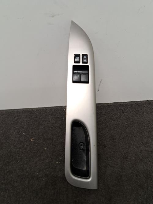 Image Interrupteur de leve vitre avant gauche - NISSAN MICRA 4