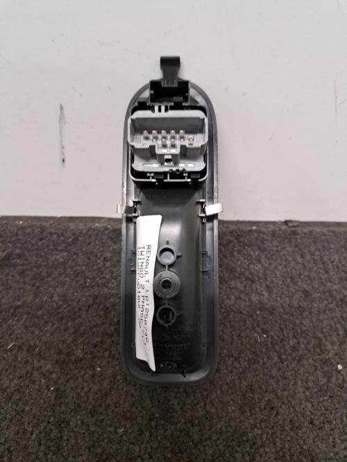 Image Interrupteur de leve vitre avant gauche - RENAULT TWINGO 2