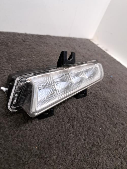 Image Feu diurne avant gauche - RENAULT CLIO 4