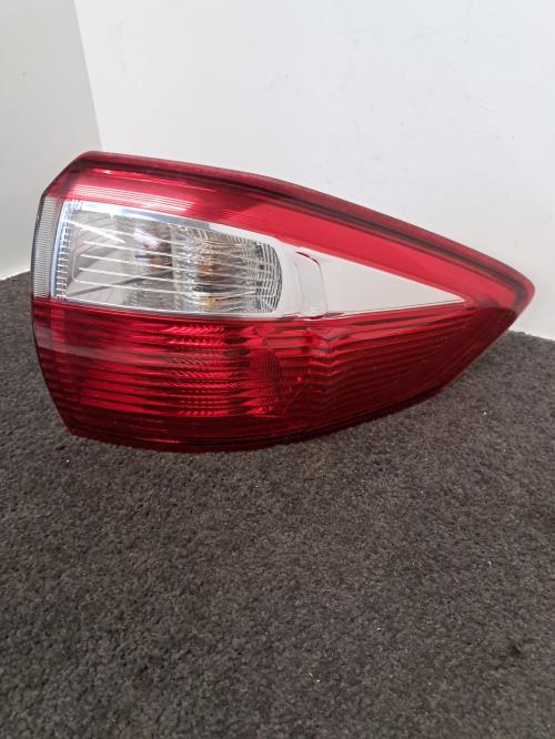 Image Feu arriere principal droit (feux) - FORD C-MAX 2