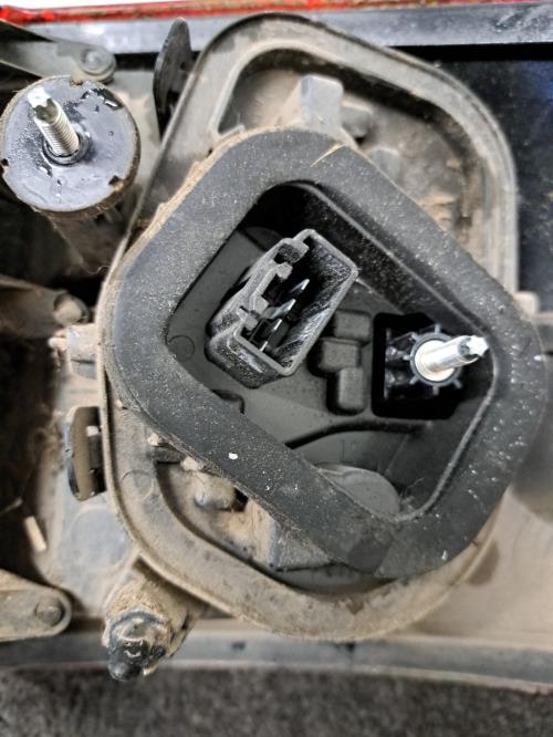 Image Feu arriere principal gauche (feux) - FORD C-MAX 2