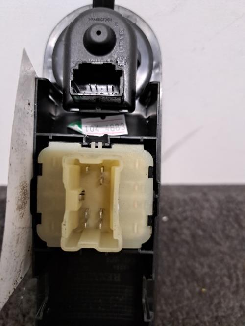 Image Interrupteur de leve vitre avant gauche - RENAULT CLIO 4