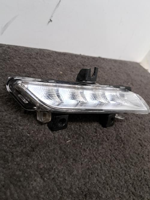 Image Feu diurne avant droit - RENAULT CLIO 4