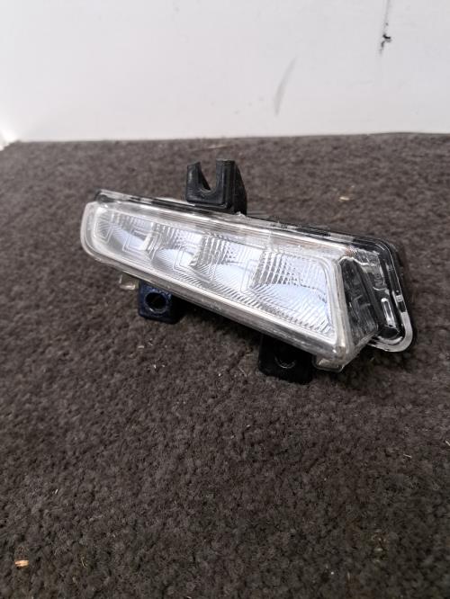 Image Feu diurne avant droit - RENAULT CLIO 4