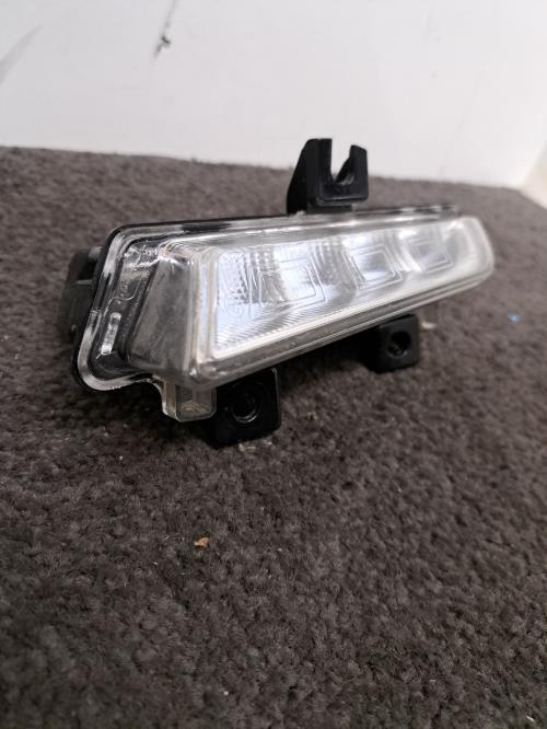 Image Feu diurne avant gauche - RENAULT CLIO 4