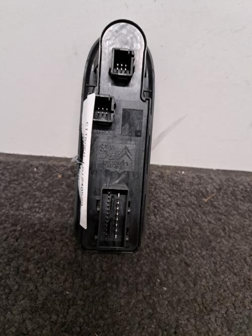 Image Interrupteur de leve vitre avant gauche - CITROEN C3 2