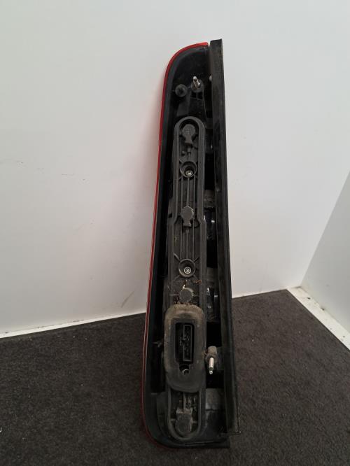 Image Feu arriere principal droit (feux) - FORD C-MAX 1