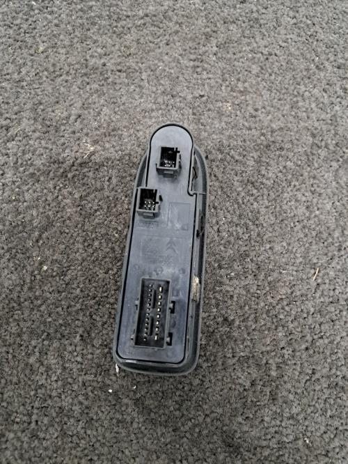 Image Interrupteur de leve vitre avant gauche - CITROEN C5 2