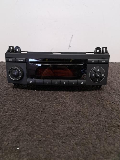 Image Autoradio d'origine - MERCEDES CLASSE B 245