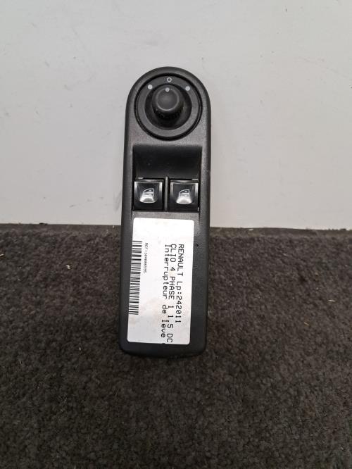 Image Interrupteur de leve vitre avant gauche - RENAULT CLIO 4