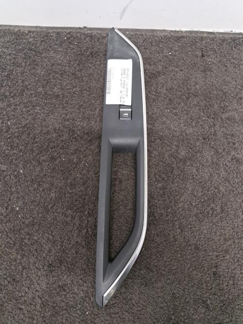 Image Interrupteur de leve vitre avant droit - PEUGEOT 5008 2
