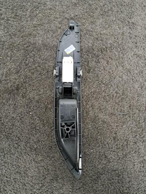 Image Interrupteur de leve vitre arriere droit - PEUGEOT 5008 2