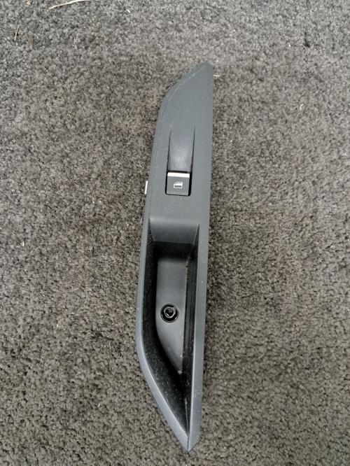 Image Interrupteur de leve vitre arriere gauche - PEUGEOT 5008 2