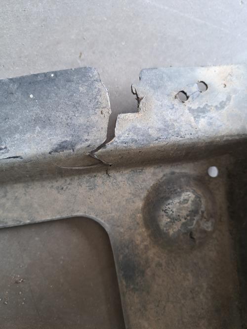 Image Pare boue avant gauche - PEUGEOT 208 1