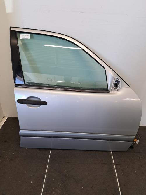 Image Porte avant droit - MERCEDES CLASSE E 210
