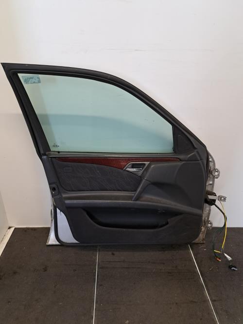 Image Porte avant gauche - MERCEDES CLASSE E 210