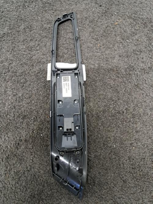 Image Interrupteur de leve vitre avant gauche - VOLVO XC 60 1