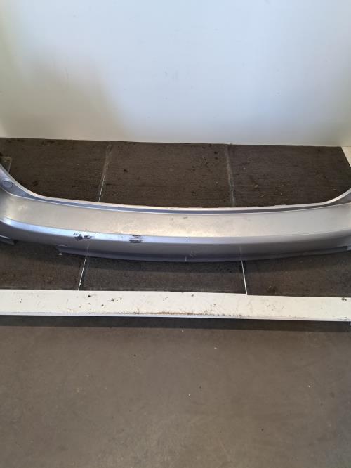 Image Pare choc arriere - SUBARU LEGACY 4