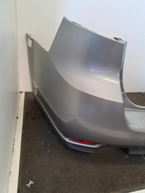 Image Pare choc arriere - SUBARU LEGACY 4