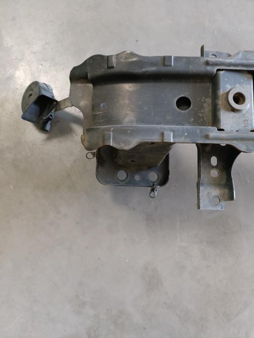 Image Renfort pare choc avant (traverse) - FORD FIESTA 6