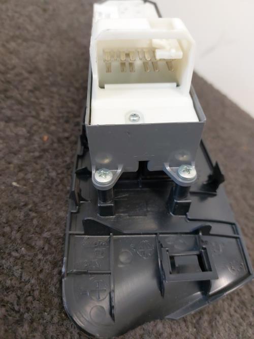 Image Interrupteur de leve vitre avant gauche - TOYOTA RAV4 3