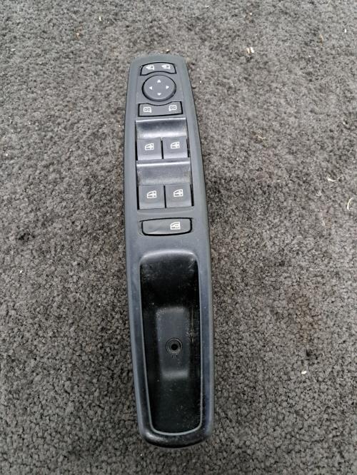 Image Interrupteur de leve vitre avant gauche - RENAULT SCENIC 3