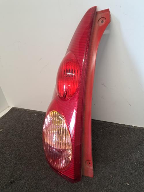 Image Feu arriere principal gauche (feux) - PEUGEOT 107