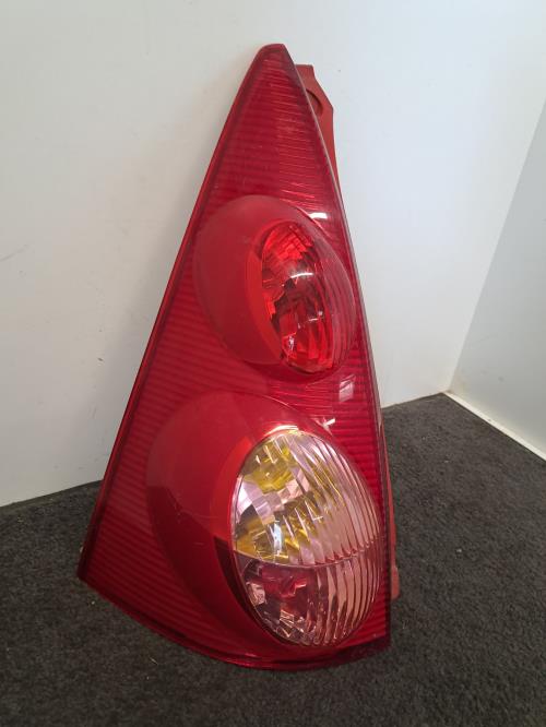 Image Feu arriere principal gauche (feux) - PEUGEOT 107
