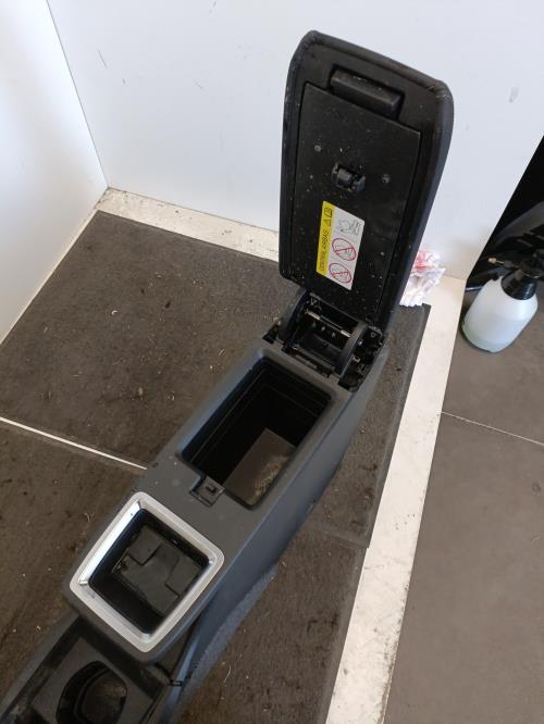 Image Console central (interieur plastique) - RENAULT MEGANE 5
